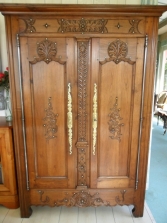 Armoire bretonne chataignier du pays de LORIENT