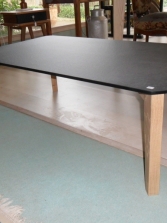 table basse chêne et dessus compact